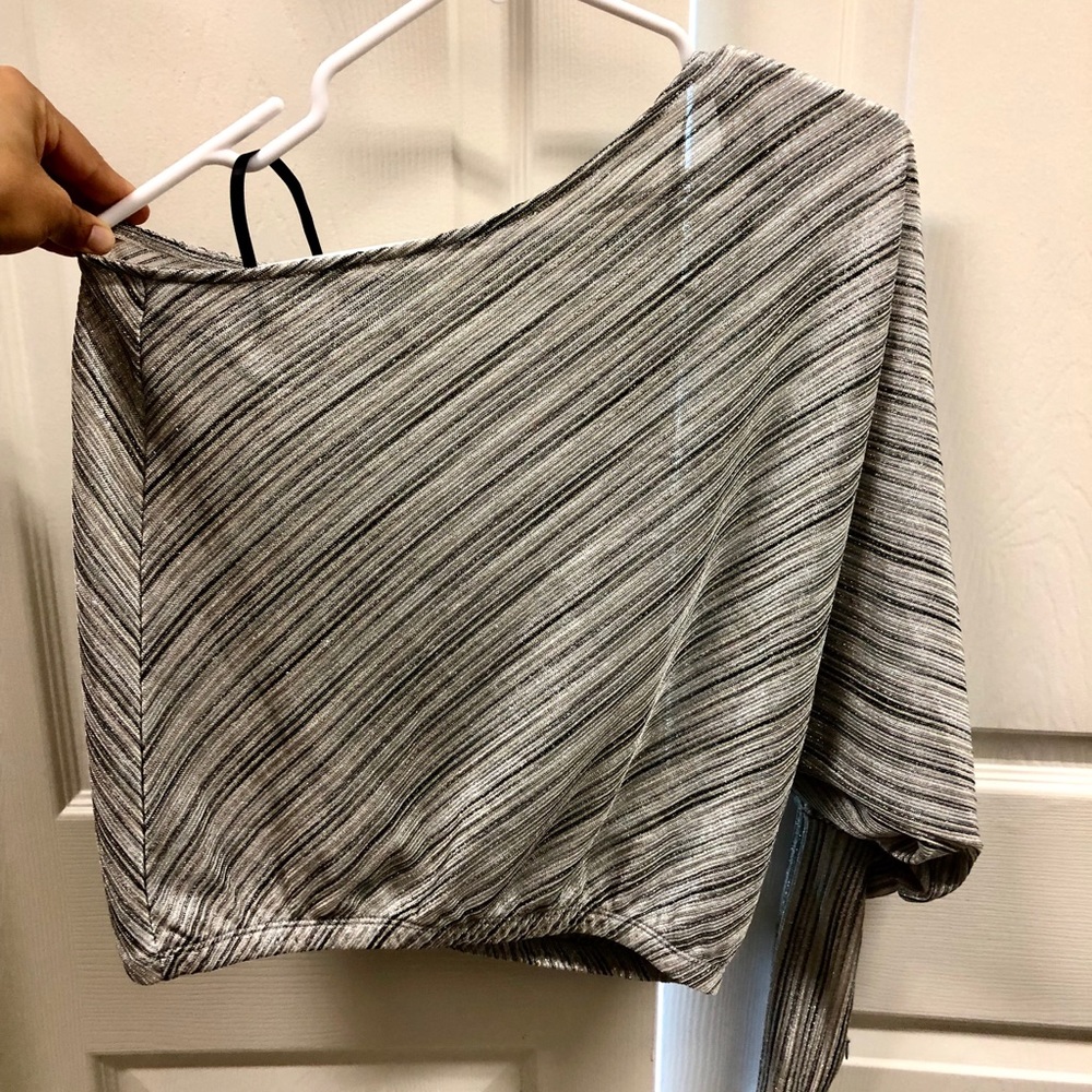 One shoulder top